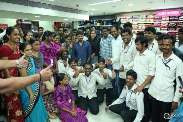 Tanu Vachenanta Movie Team At South India Shopping Mall Vijayawada